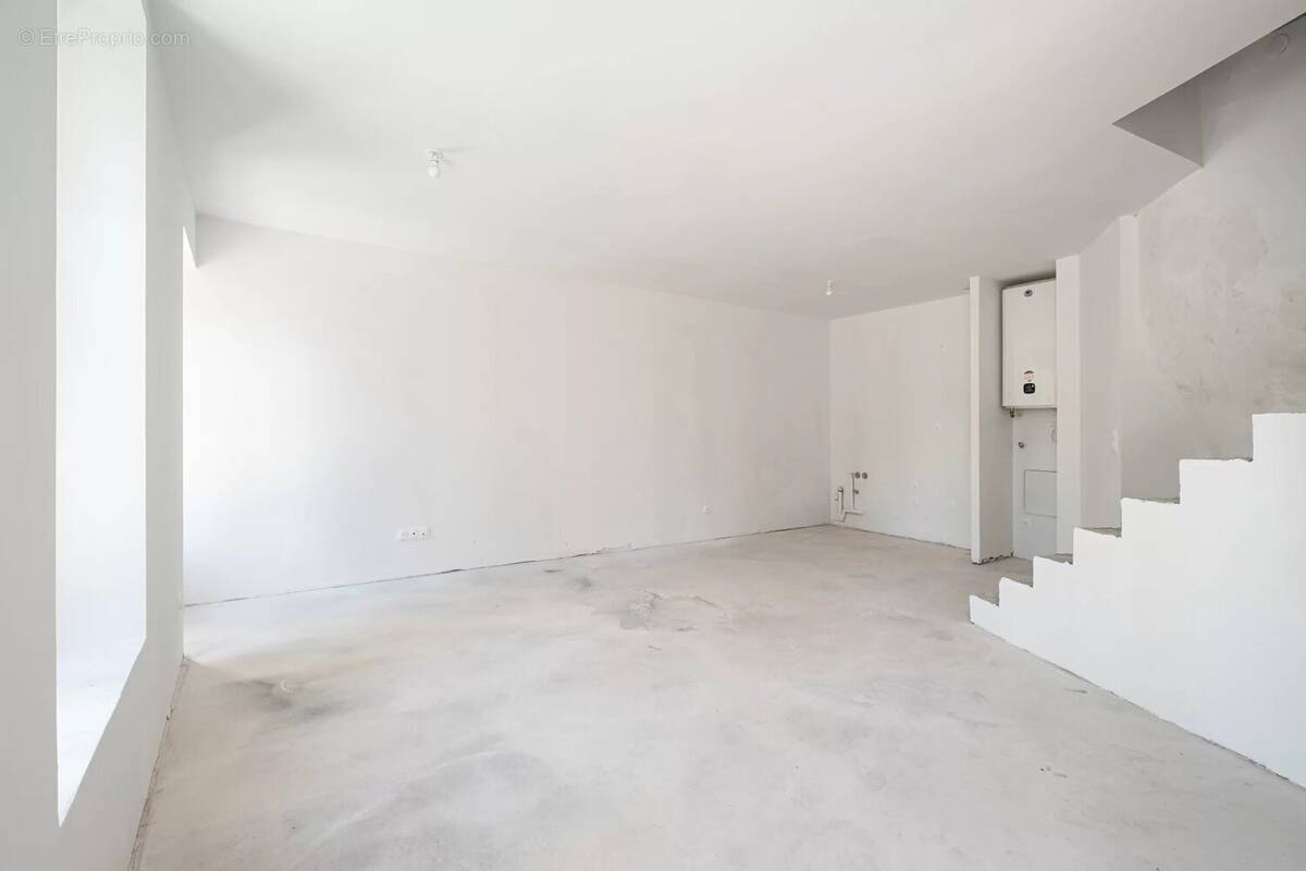 Appartement à SAINT-GENIS-LAVAL
