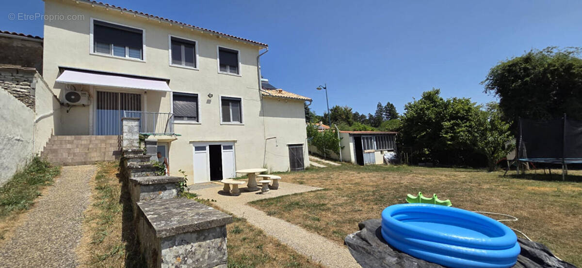 Maison à NANTEUIL