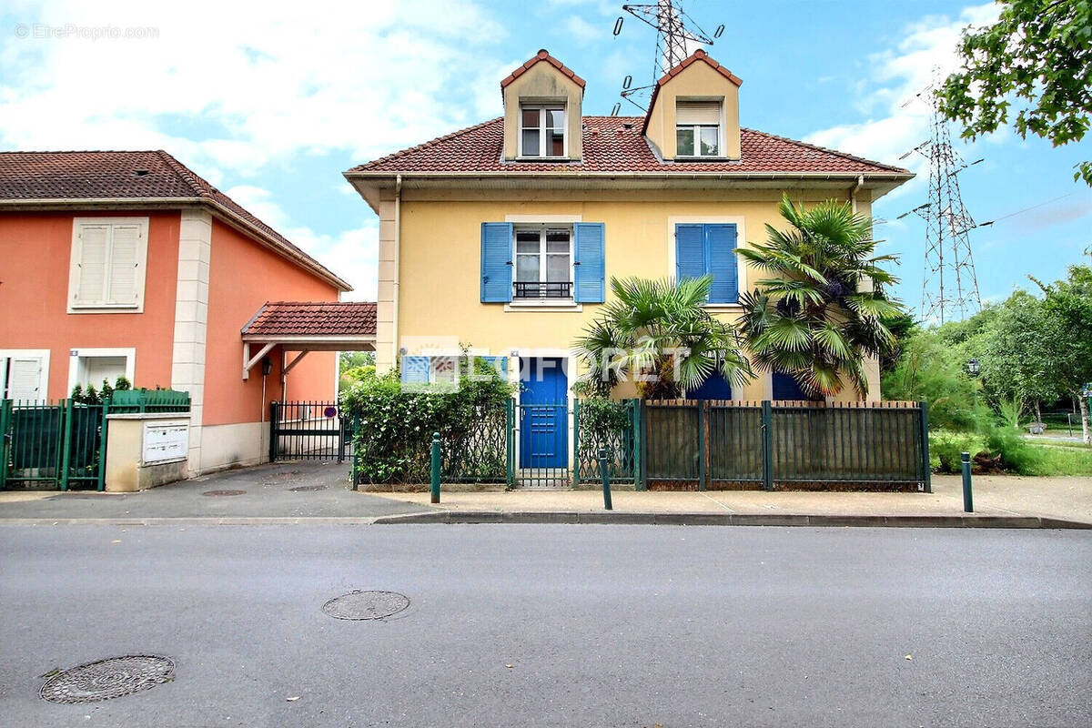 Maison à VILLENEUVE-LA-GARENNE
