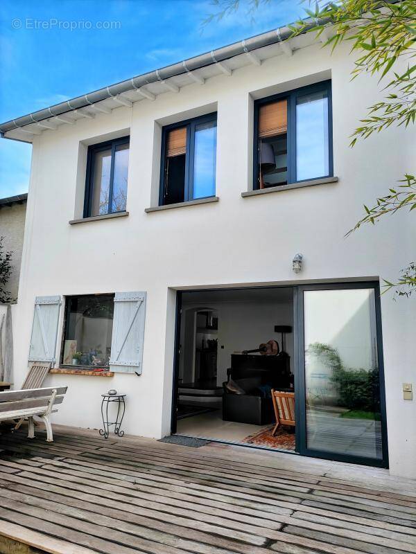 Maison à SURESNES