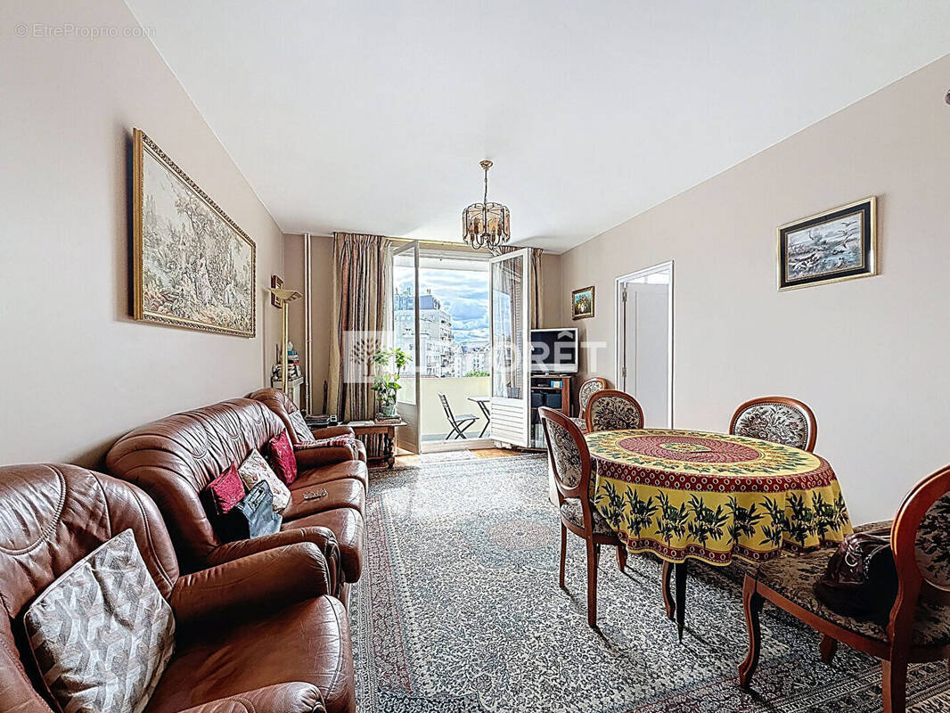Appartement à PARIS-15E