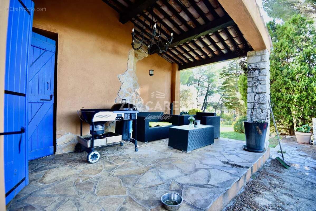 Maison à COLOMARS