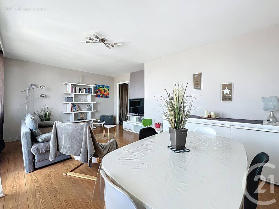 Appartement à SAINTE-SAVINE