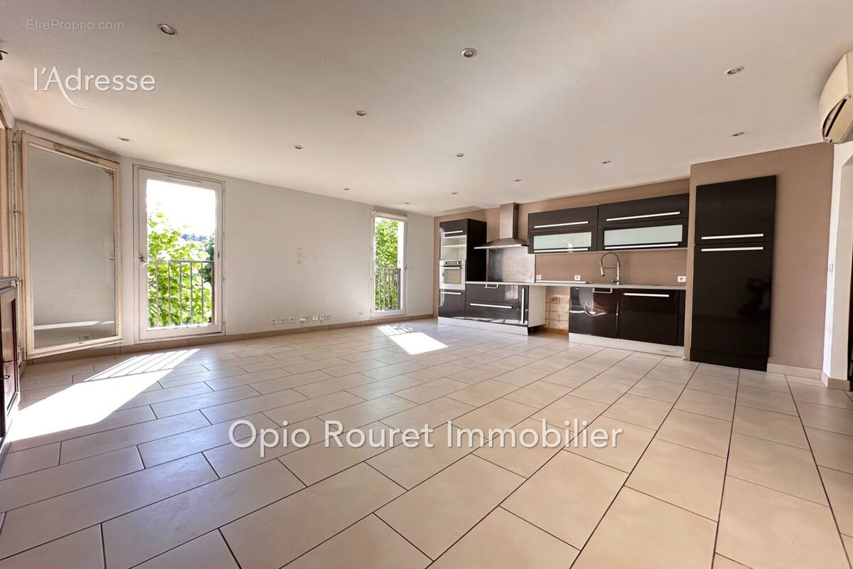 Appartement à CHATEAUNEUF-GRASSE