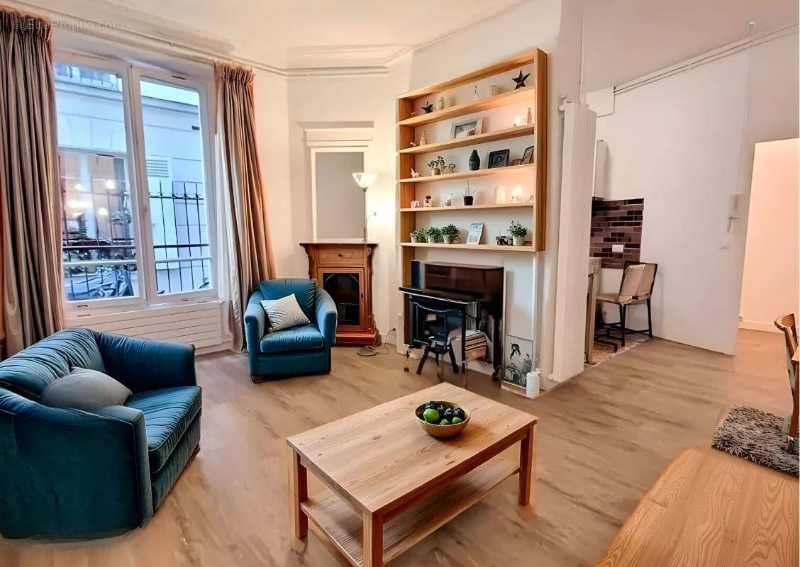 Appartement à PARIS-14E