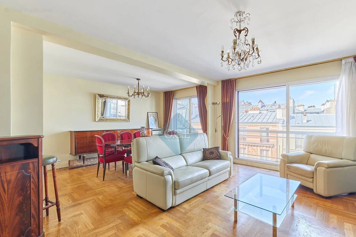 Appartement à PARIS-11E