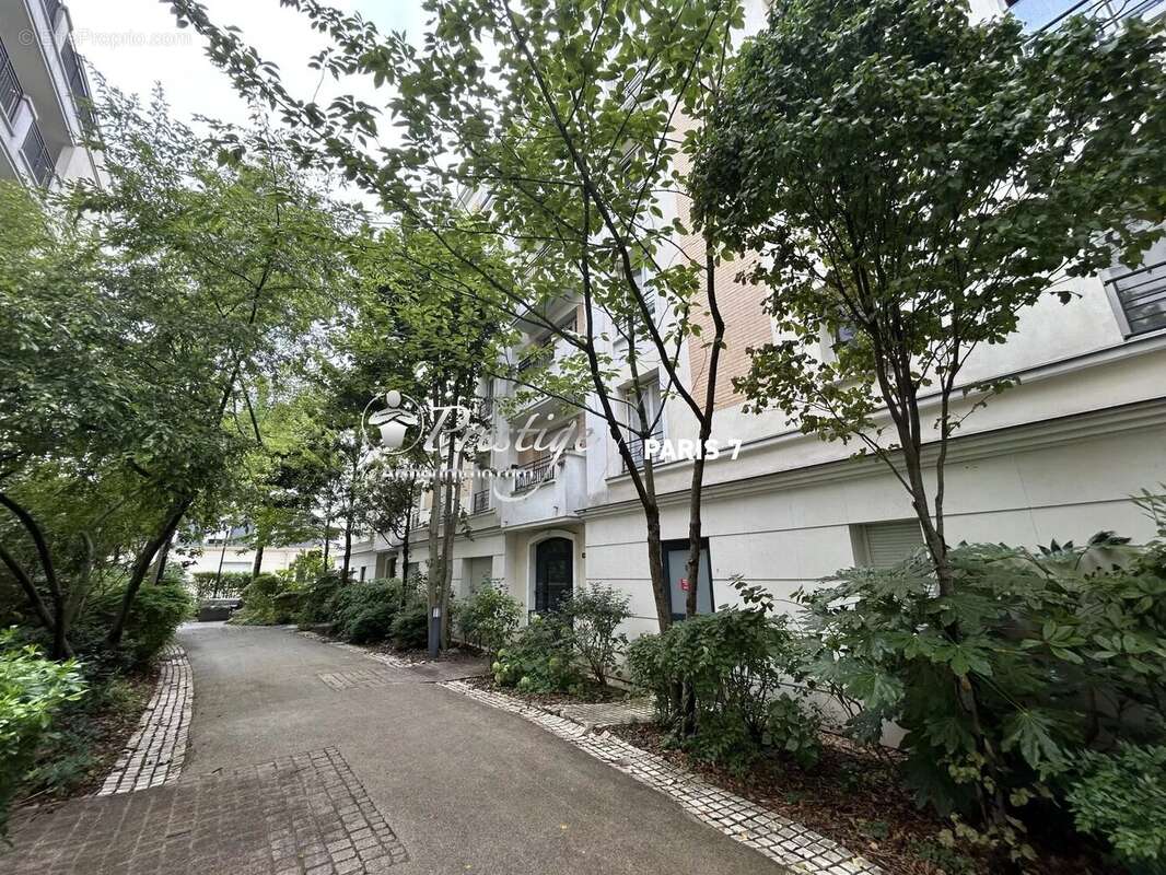 Appartement à CHARENTON-LE-PONT