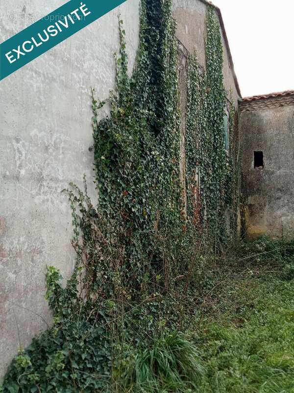 Photo 3 - Parking à ANGLADE