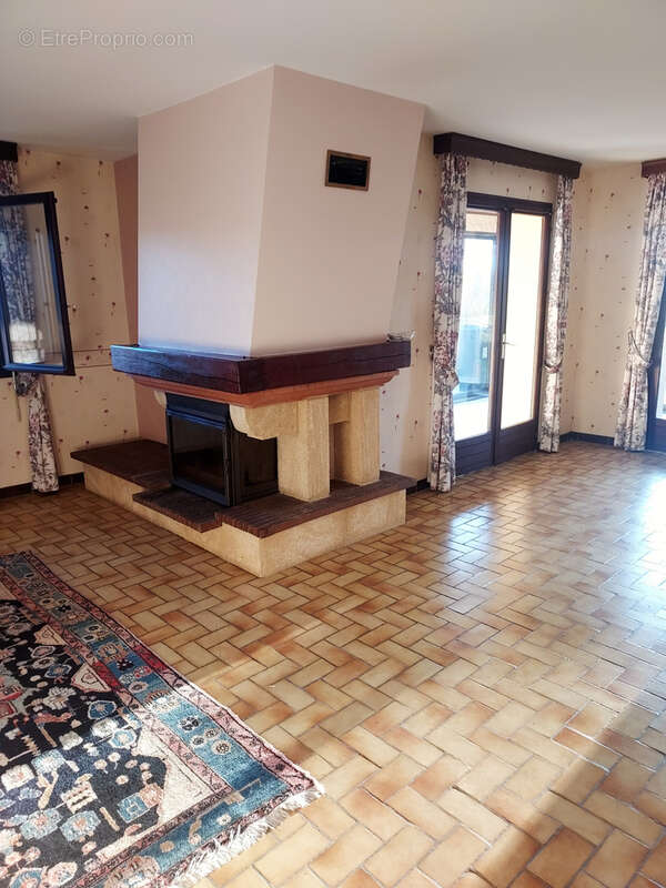 Maison à ECOLE-VALENTIN