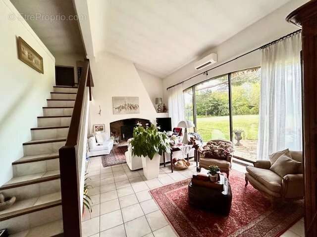 Maison à MOUGINS