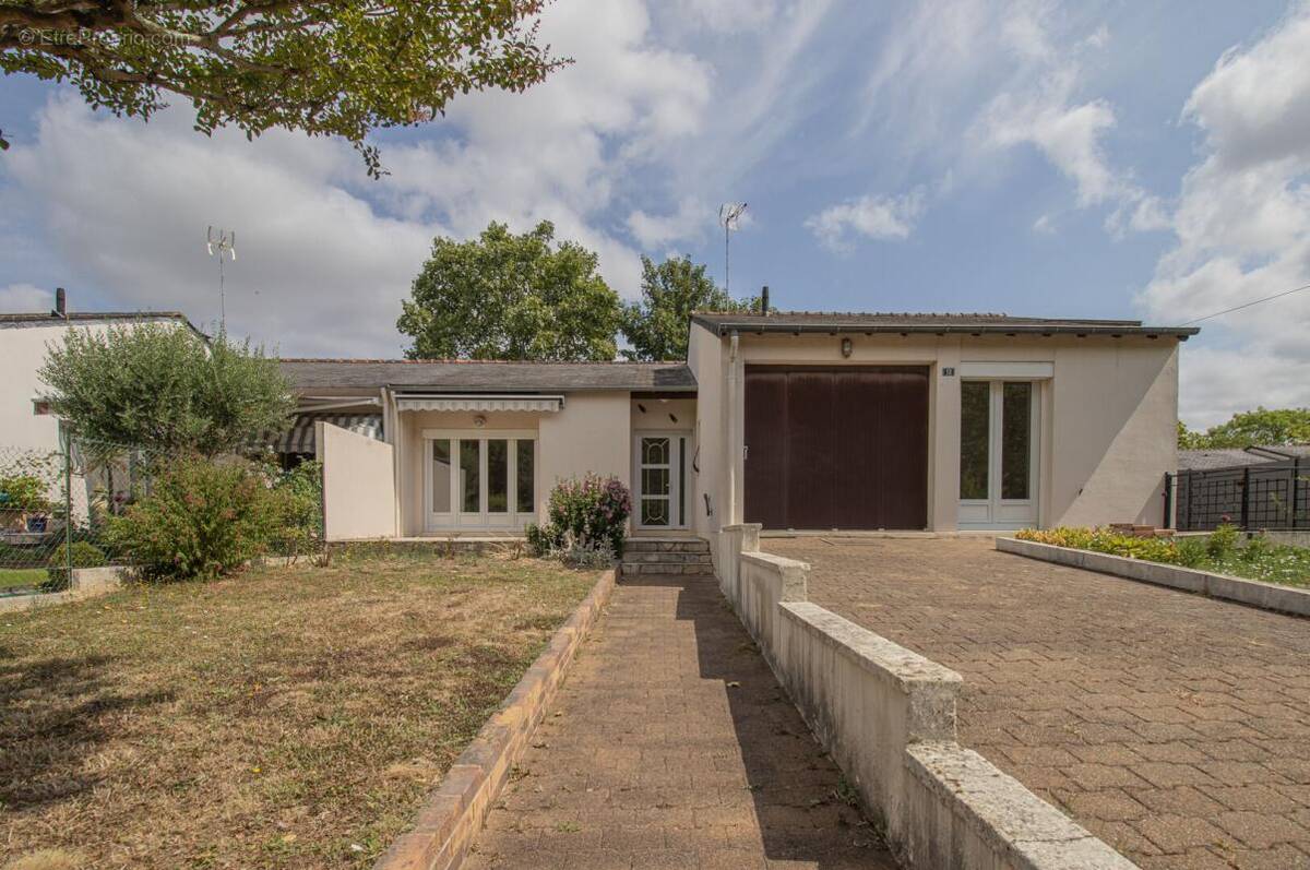 Maison à AVRILLE