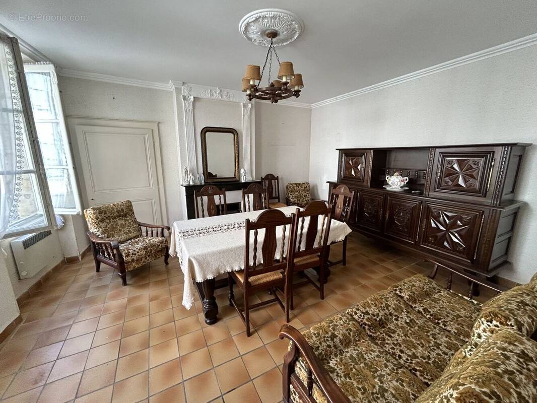 Maison à SAINT-AMAND-MONTROND