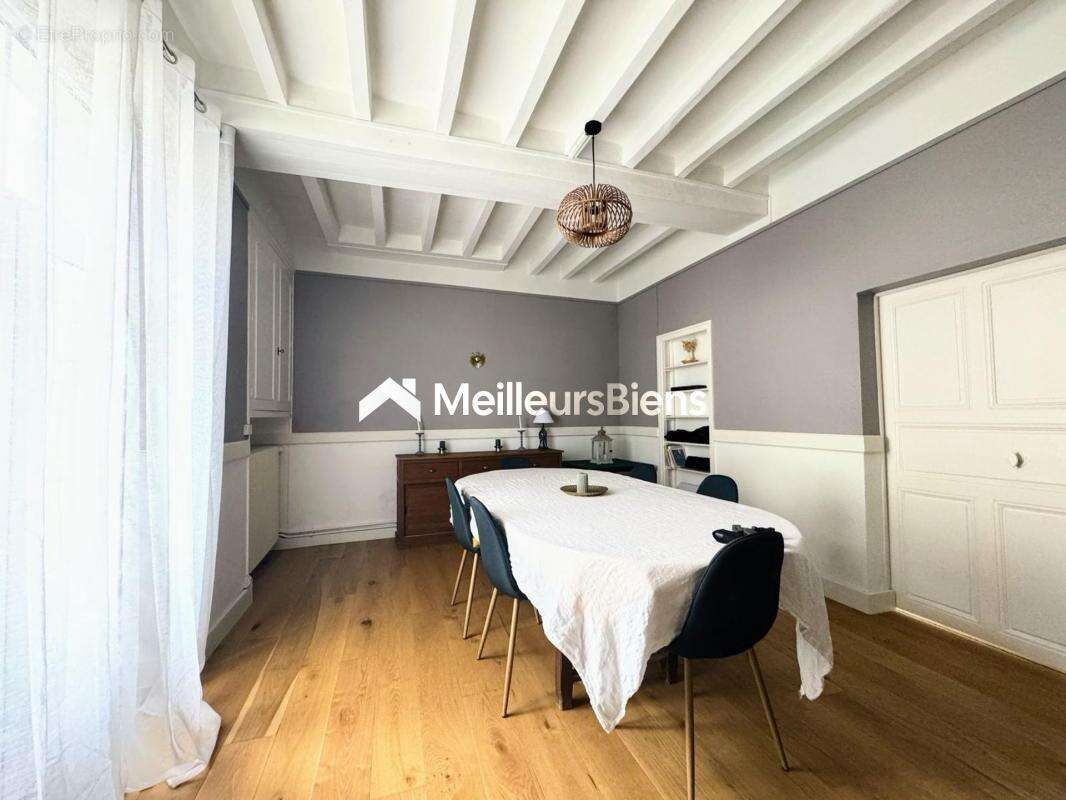 Maison à CHATEAUNEUF-SUR-SARTHE