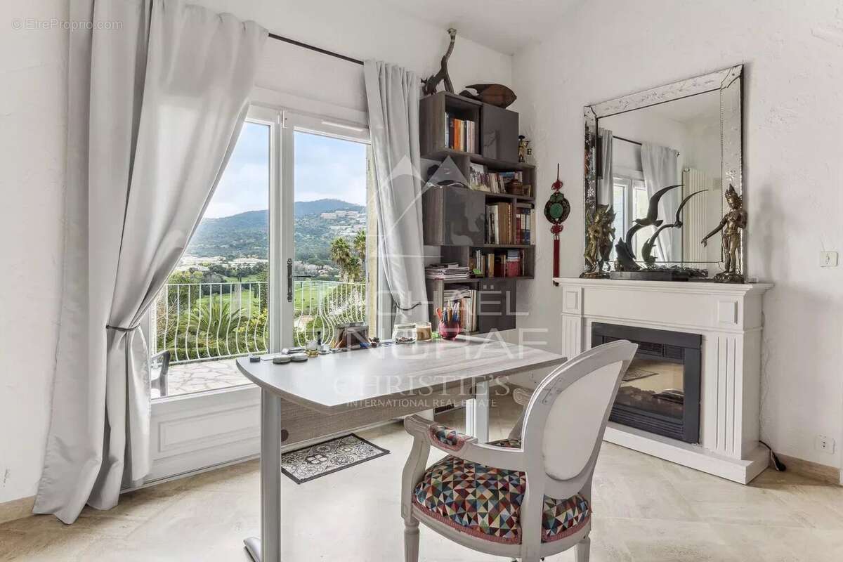 Maison à MANDELIEU-LA-NAPOULE