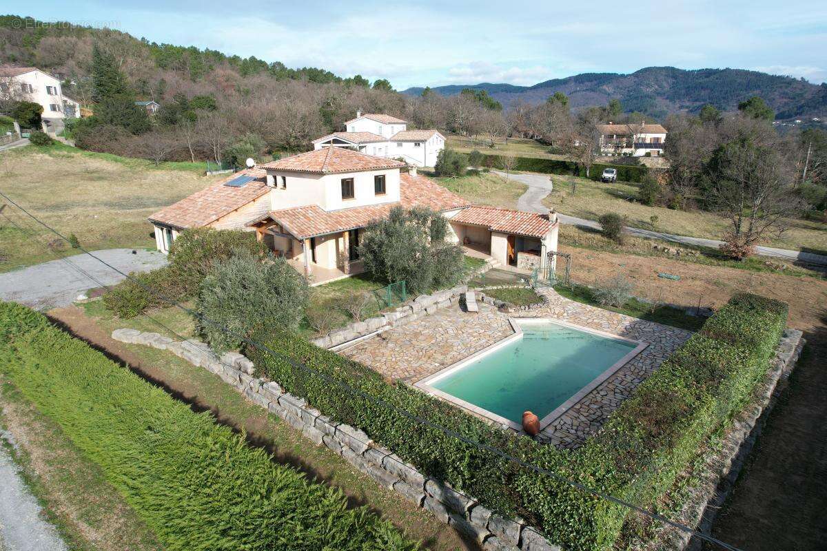 Maison à TAURIERS