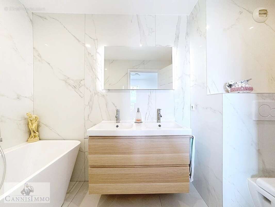 Appartement à MANDELIEU-LA-NAPOULE