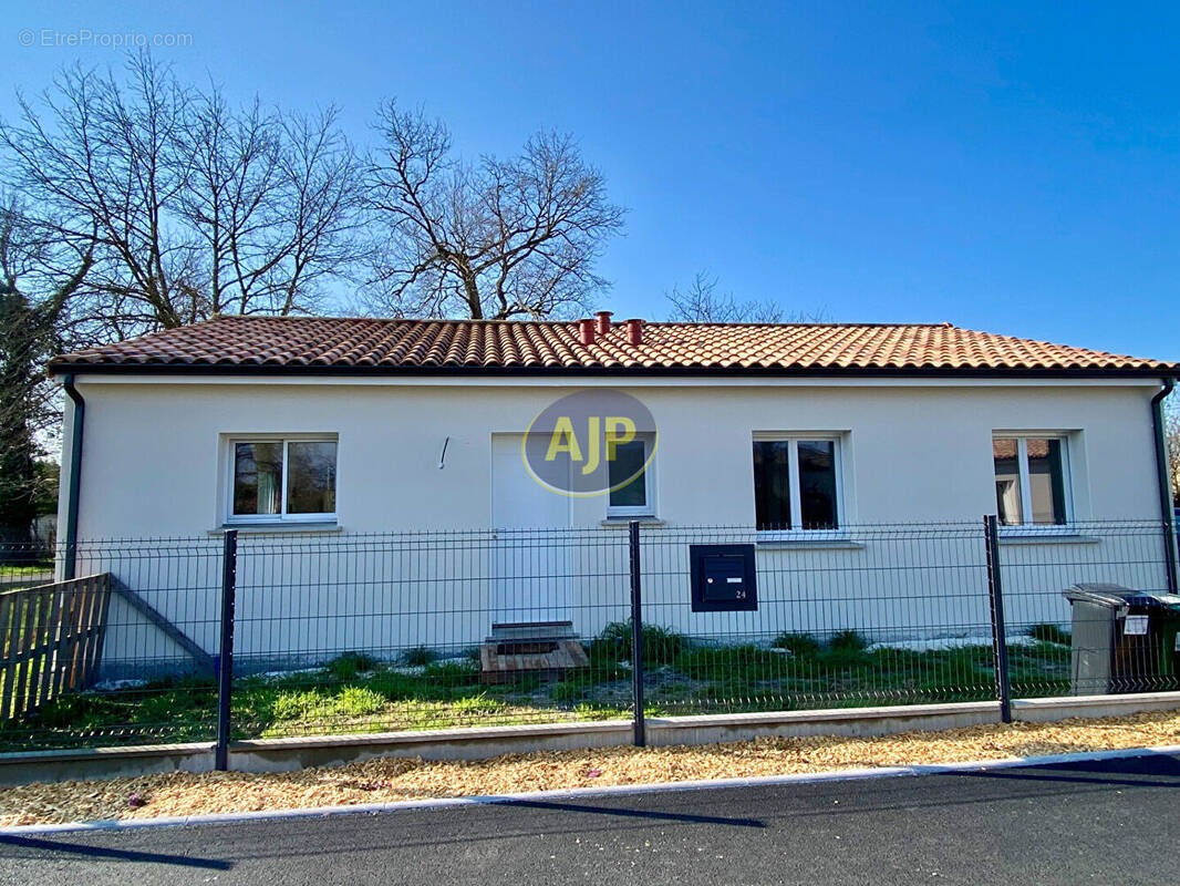 Maison à HOURTIN