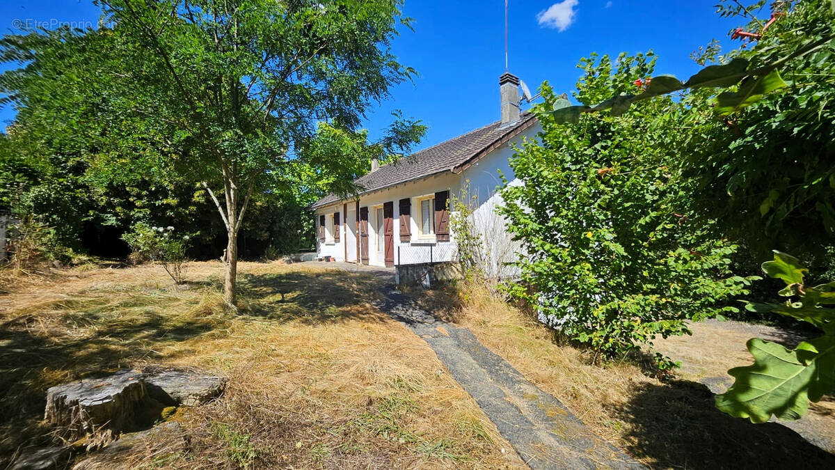 Maison à SAINT-YRIEIX-LA-PERCHE