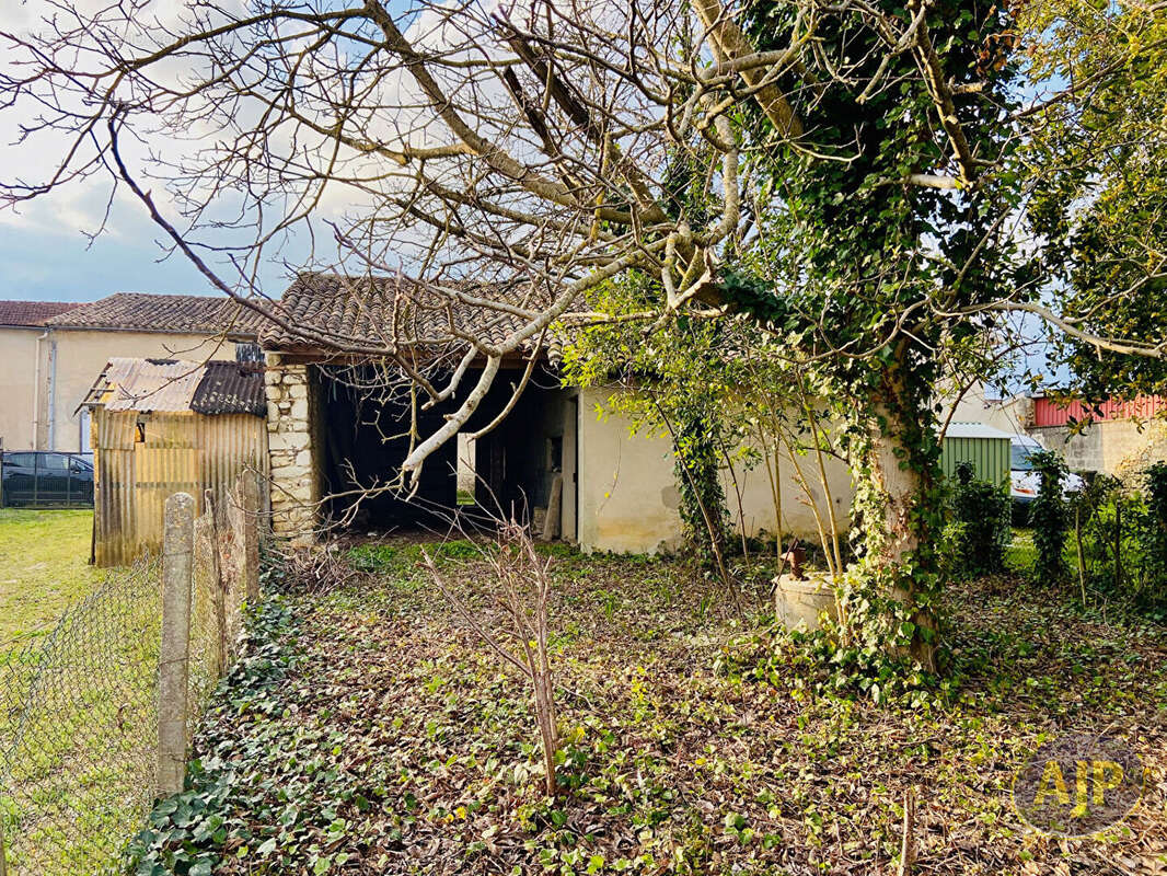 Parking à LESPARRE-MEDOC