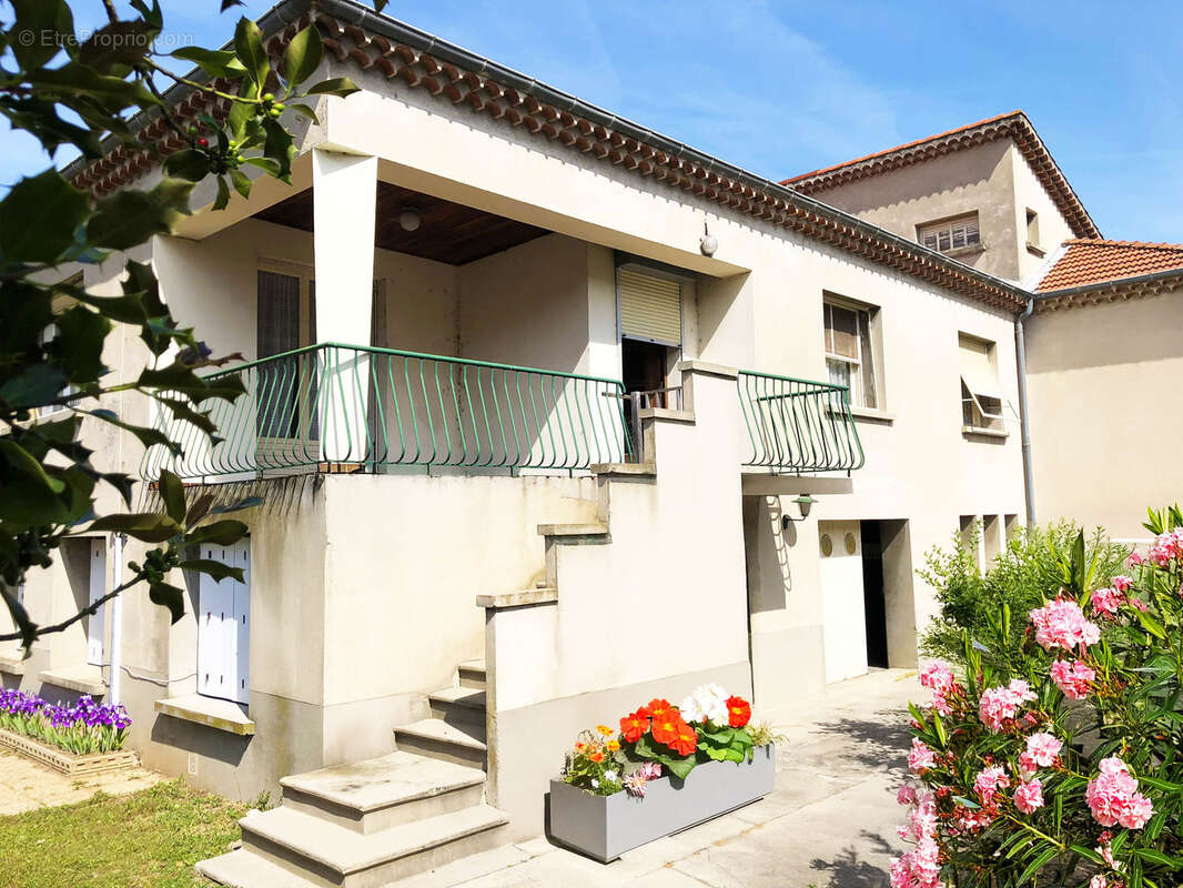 Maison à LAVEYRON