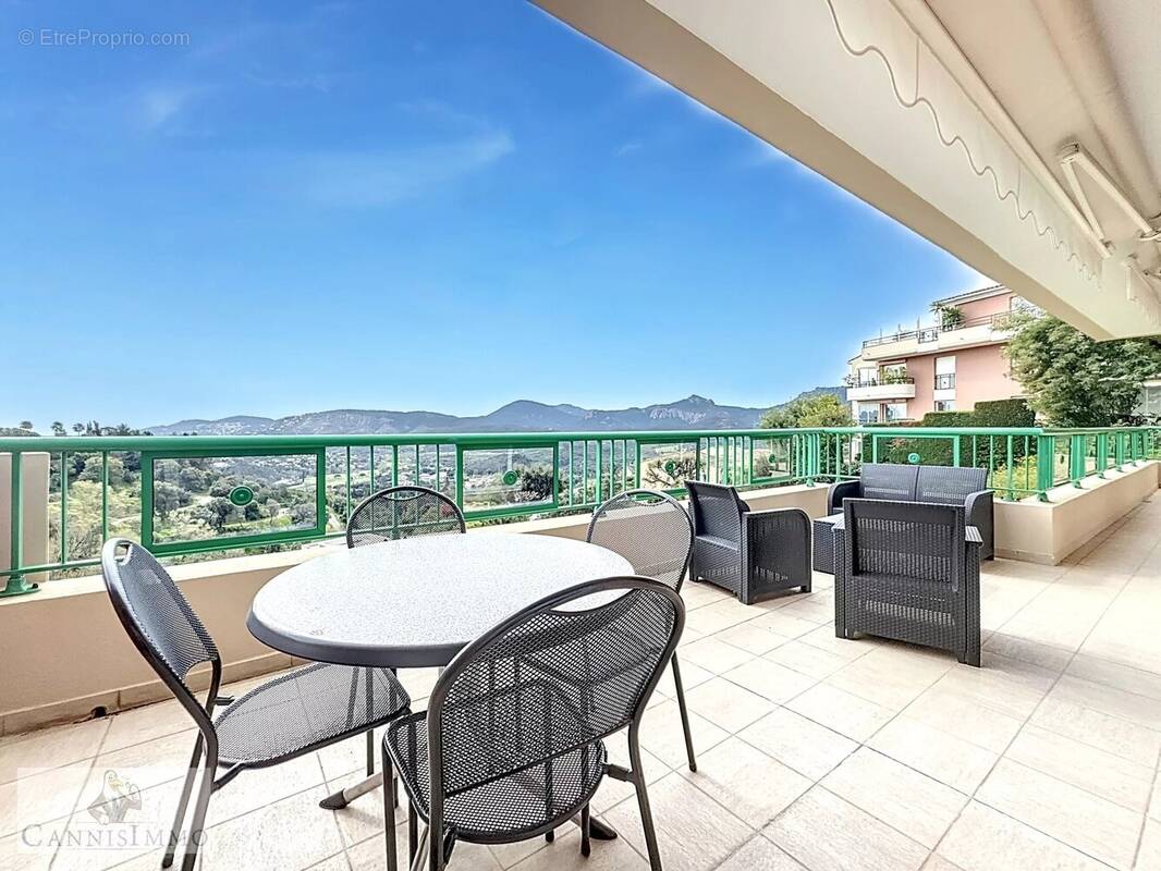 Appartement à MANDELIEU-LA-NAPOULE
