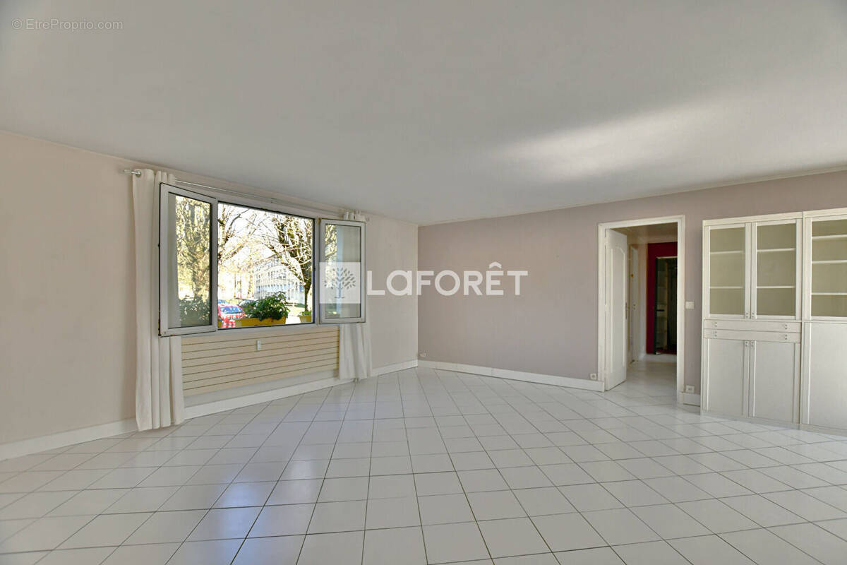 Appartement à LA CELLE-SAINT-CLOUD