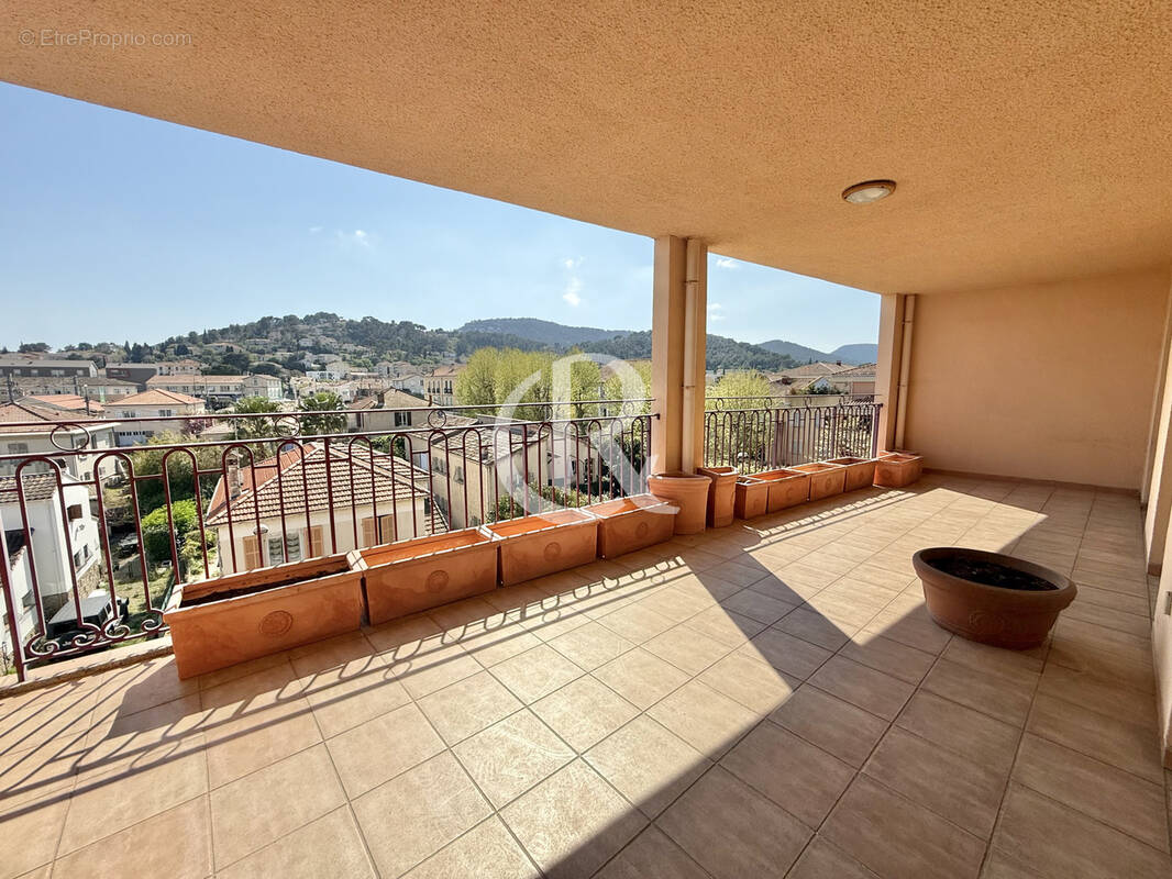 Appartement à HYERES