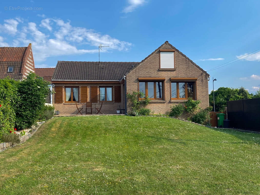 Maison à BOURGHELLES