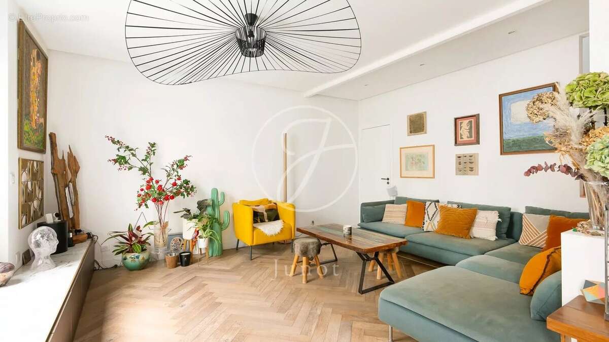 Maison à PARIS-17E