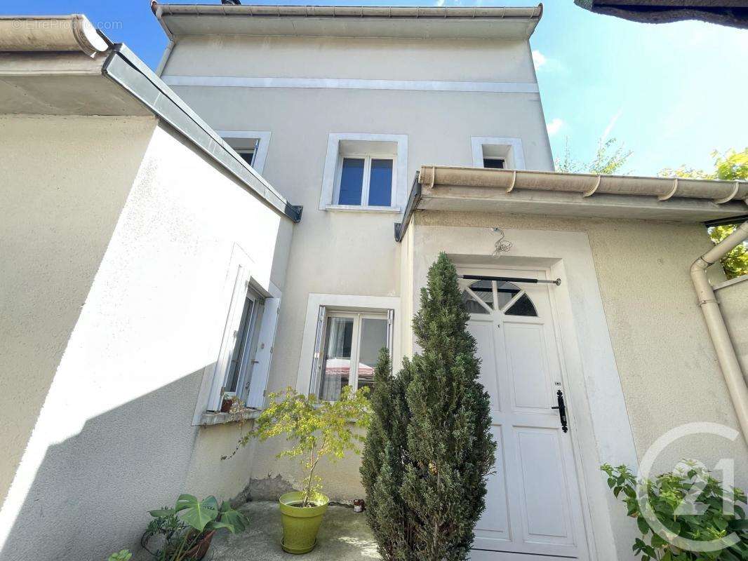 Maison à FONTENAY-SOUS-BOIS