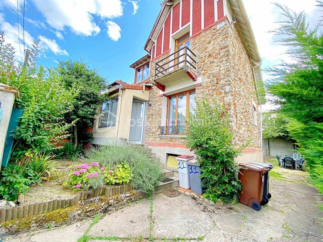 Maison à RIS-ORANGIS