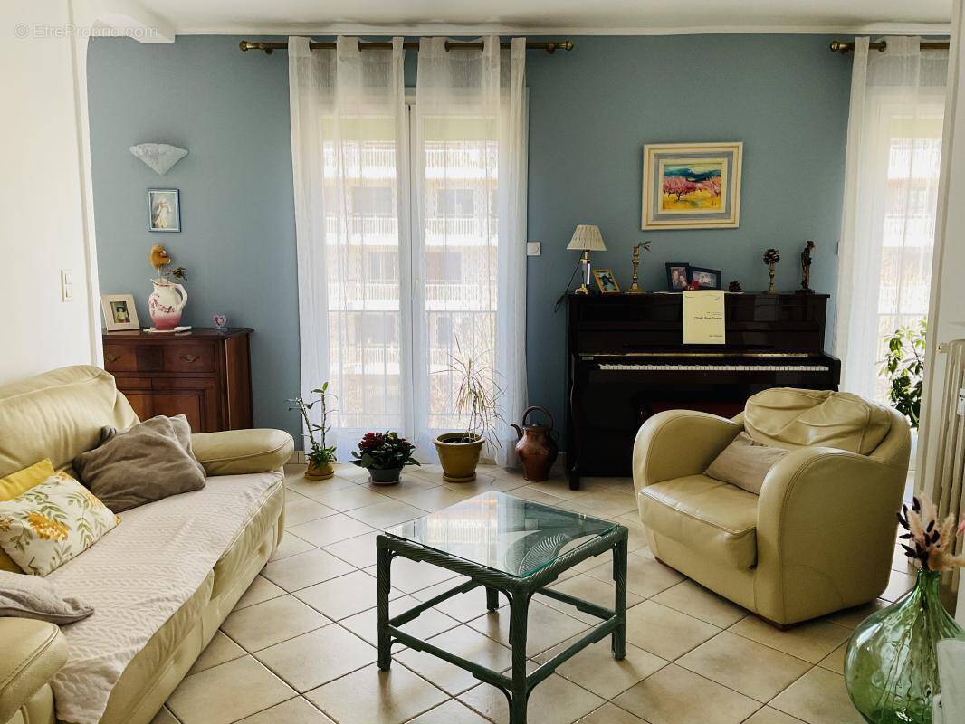 Appartement à MARSEILLE-5E