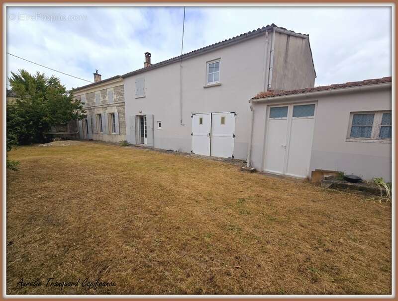 Maison à SAINT-JEAN-D&#039;ANGELY