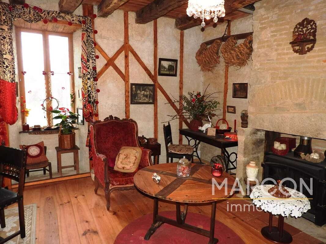 Maison à AUBUSSON