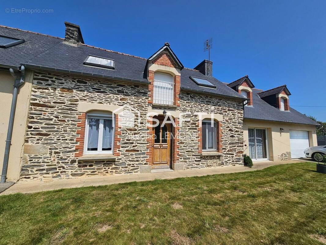 Photo 1 - Maison à PLUMIEUX