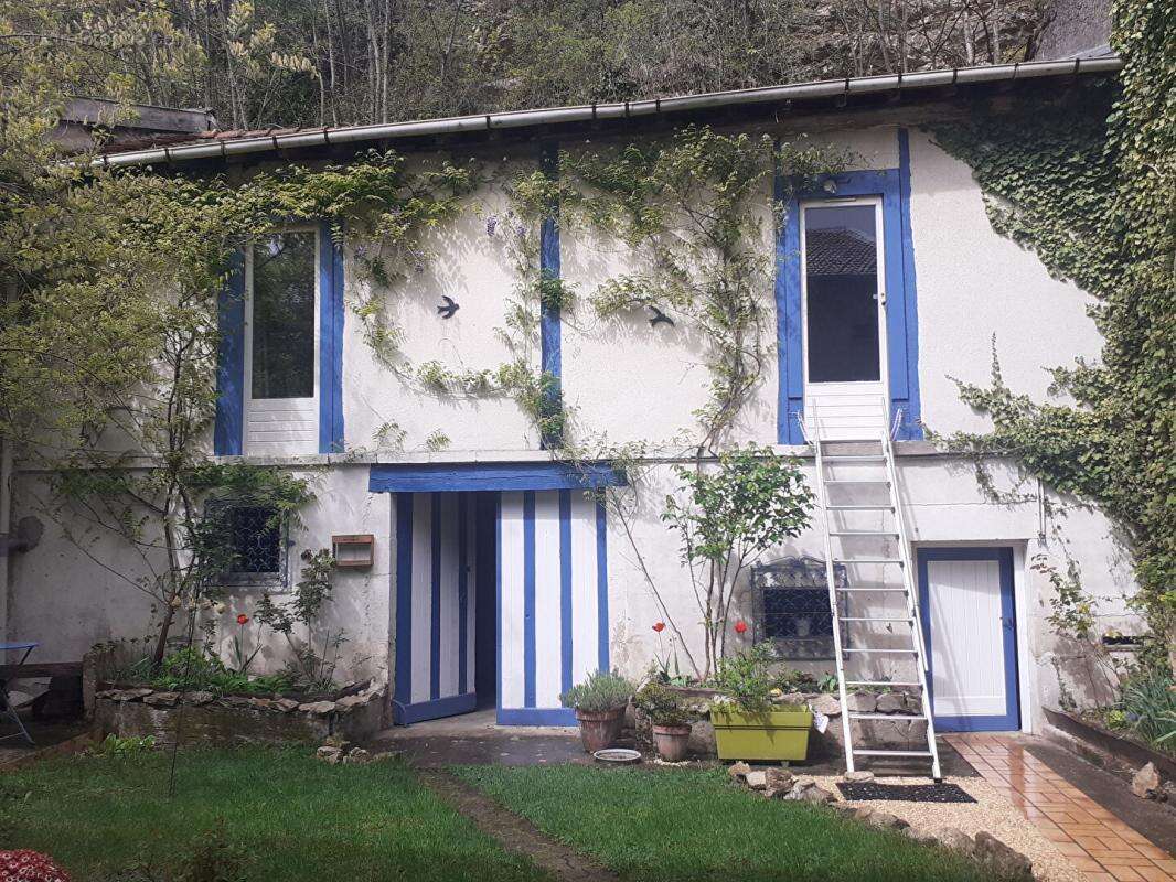 Maison à GONDRECOURT-LE-CHATEAU