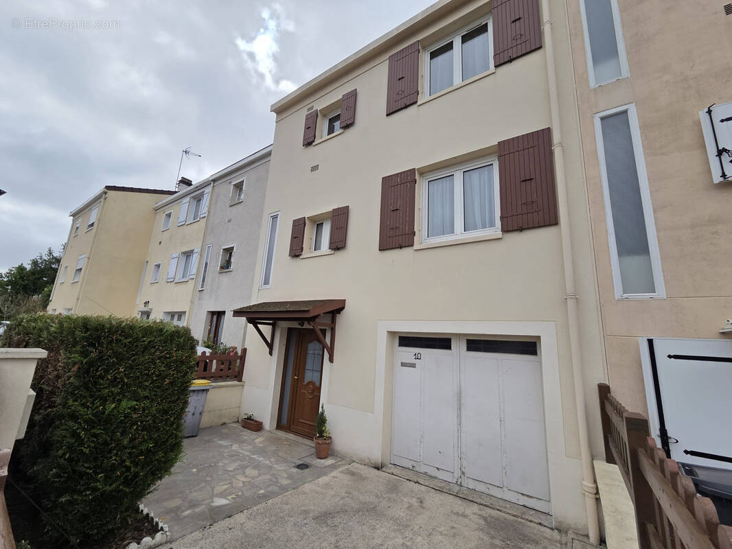 Maison à LOUVRES