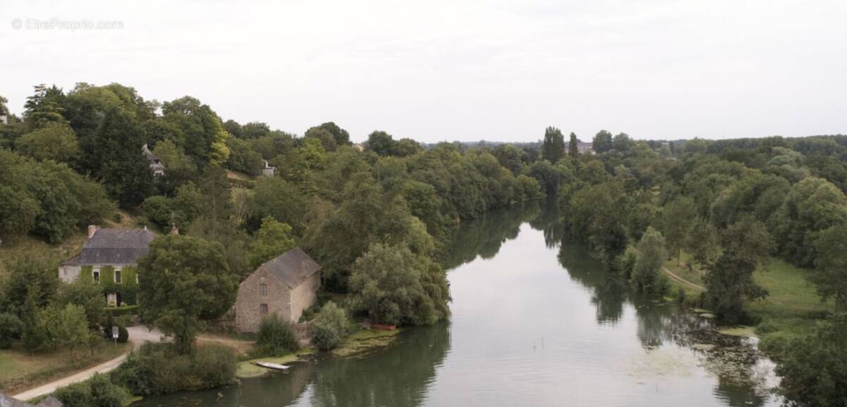 Terrain à SEICHES-SUR-LE-LOIR
