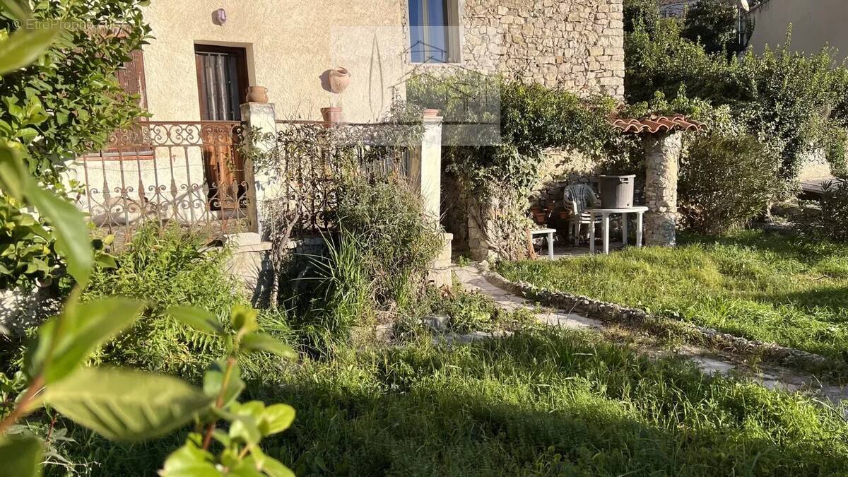 Appartement à CLAVIERS