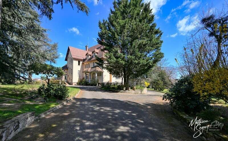 Maison à SAINT-SYMPHORIEN-SUR-COISE