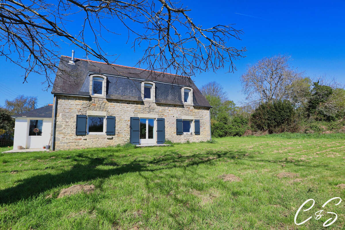 Maison à PLONEOUR-LANVERN