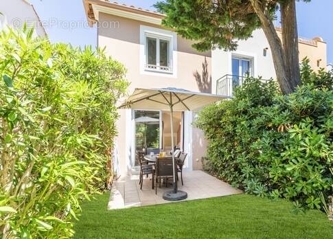 Maison à HYERES