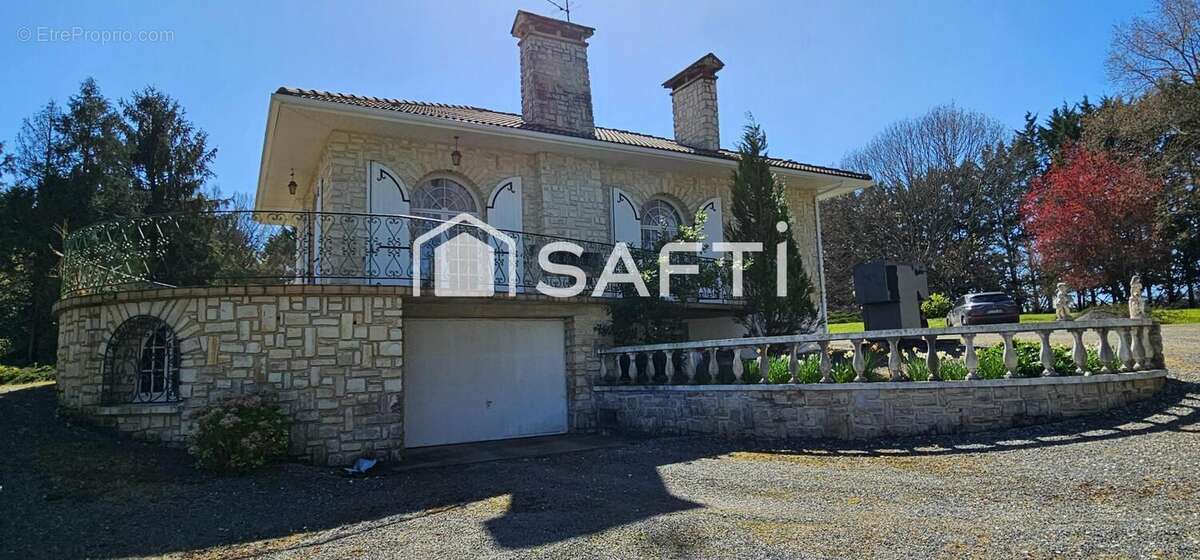 Photo 3 - Maison à ROULLET-SAINT-ESTEPHE