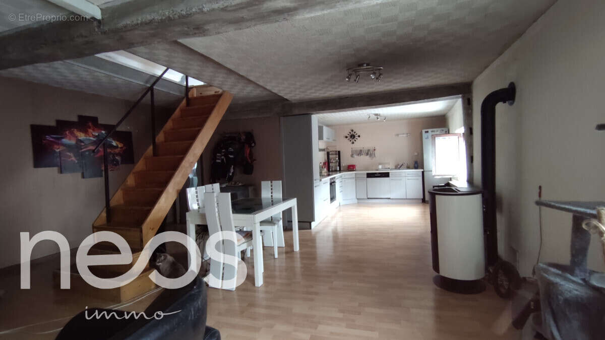 Appartement à JOUARRE
