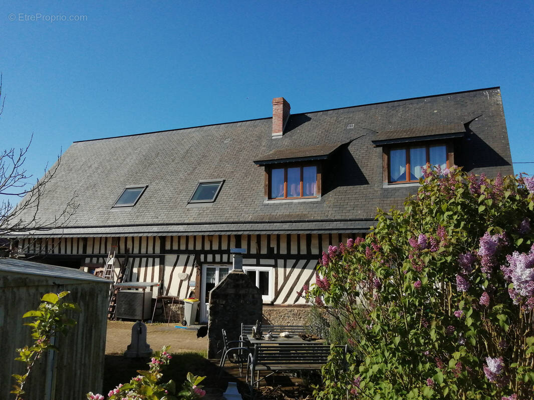 Maison à GREGES