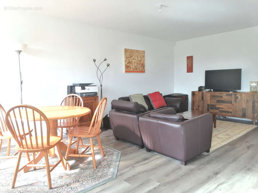 Appartement à VEMARS