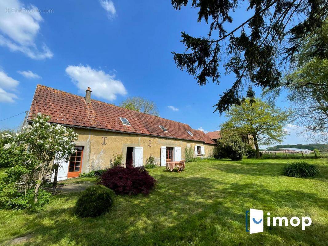 Maison à LONGNY-AU-PERCHE