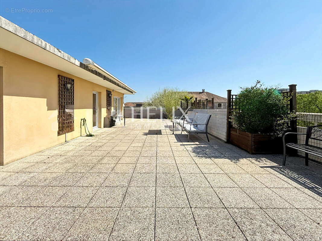 Appartement à ELANCOURT