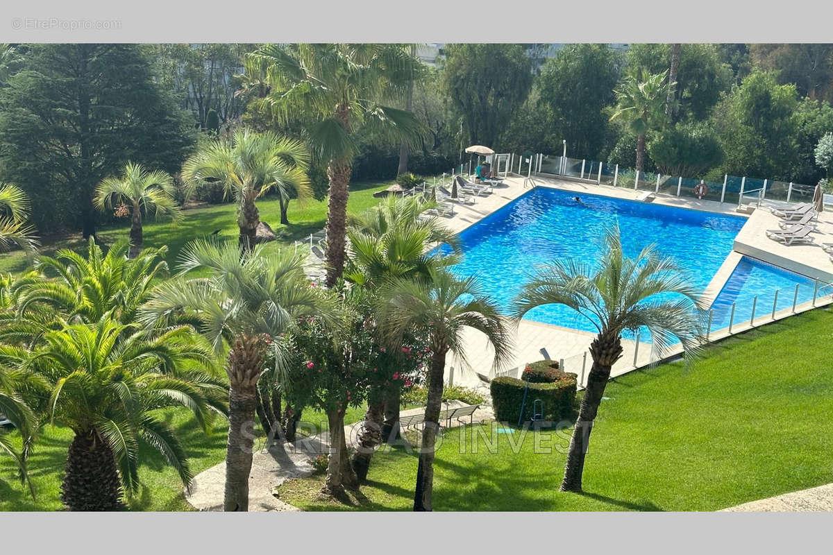 Appartement à VALLAURIS