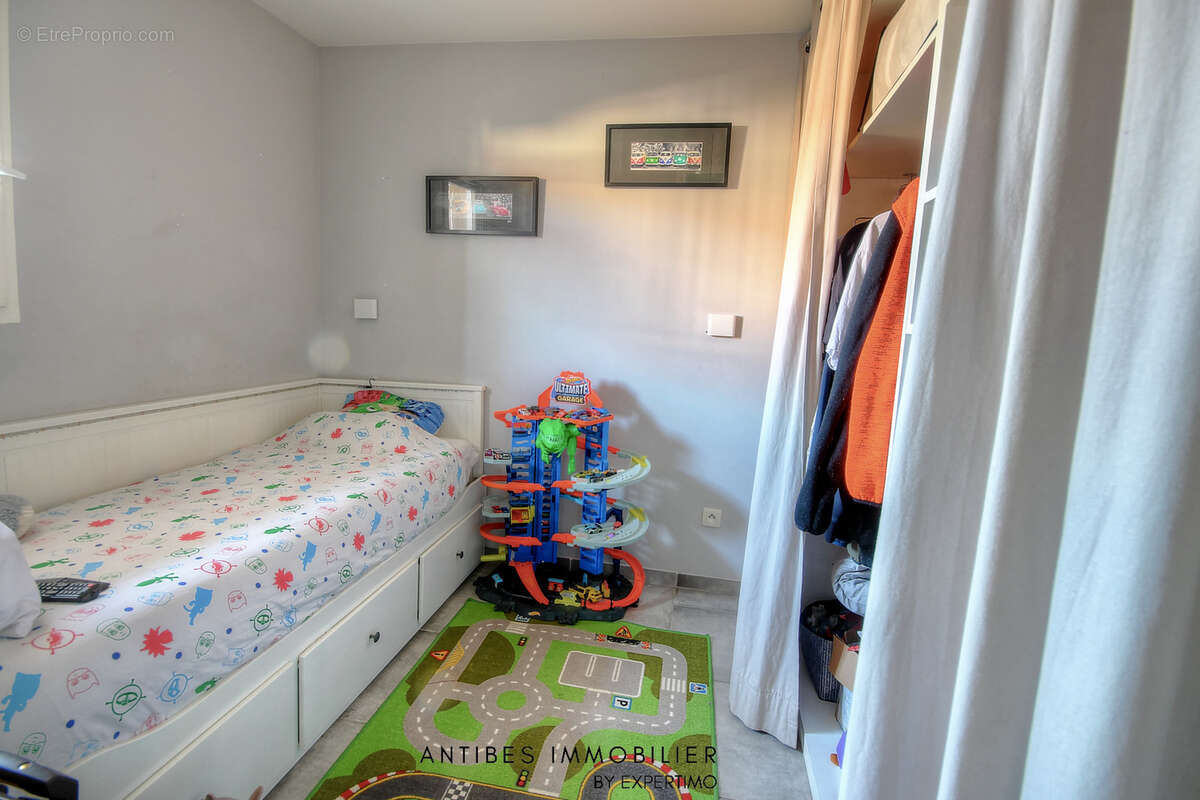 Appartement à VALLAURIS